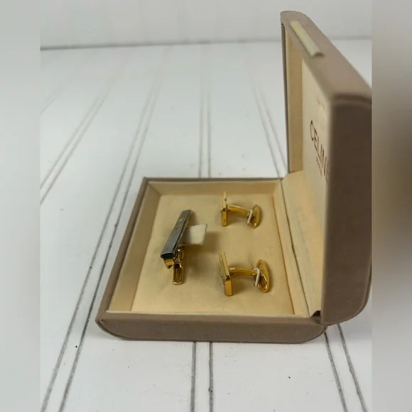Celine Elegant Gold and Silver Cufflinks and Tie Clip - Picture 4 of 6
